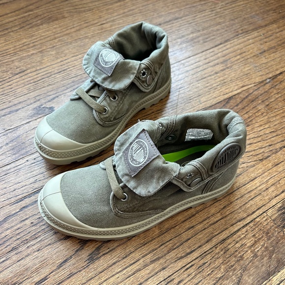Palladium Baggy Low Lp Boots - Concrete Silver - Size 5.5. NEW WITHOUT TAGS - Picture 1 of 7